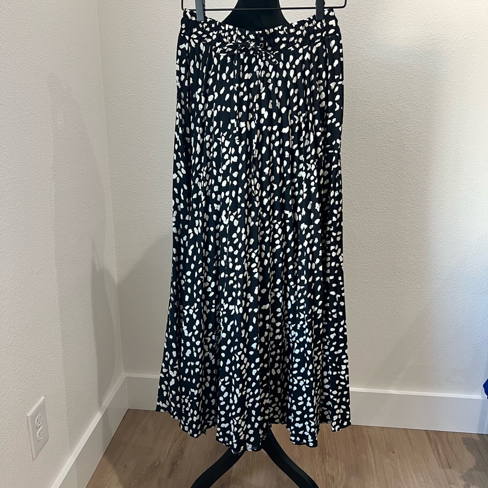 JODIFL Black and White Patterned Maxi Skirt